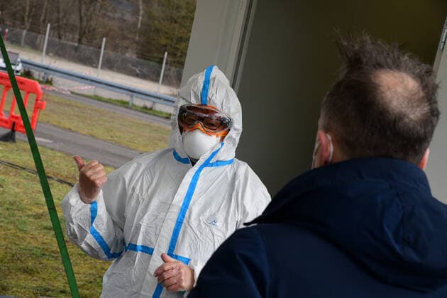 Bundesaußenminister Heiko Maas (SPD) besucht am Freitag (12.3.2021) das Corona-Testzentrum auf dem Gelände des Bergwerks Saar in Ensdorf.
