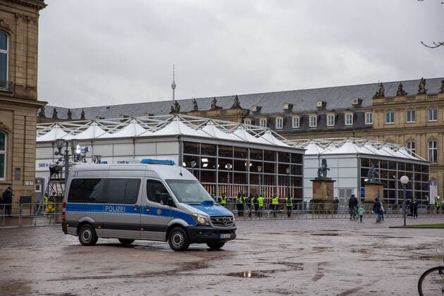 Stuttgart Themenbilder: Landtag von Baden-Wuerttemberg, Stuttgart, 14.03.2021, Themenbilder: Landtag von Baden-Wuerttemberg, Stuttgart, Polizei auf dem Stuttgarter Schlossplatz, ARD und ZDF Studio, 14.03.2021, Copyright: xEIBNER DROFITSCHx EP_ddh