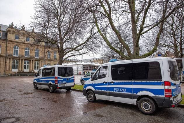 Stuttgart Themenbilder: Landtag von Baden-Wuerttemberg, Stuttgart, 14.03.2021, Themenbilder: Landtag von Baden-Wuerttemberg, Stuttgart, Polizei auf dem Stuttgarter Schlossplatz, ARD und ZDF Studio, 14.03.2021, Copyright: xEIBNER DROFITSCHx EP_ddh