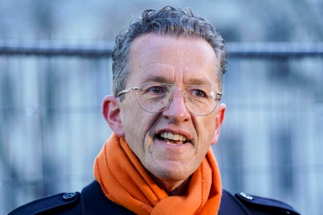 Wahlabend der Landtagswahl Rheinland-Pfalz Aktuell, 14.03.2021, Mainz, Freie Waehler-Spitzenkandidat Joachim Streit im Portrait beim Fernsehinterview ueber den Einzug der Freien Wahlern in den Landtag bei der Landtagswahl Rheinland-Pfalz im Innenhof des Abgeordnetenhauses in Mainz Mainz Rheinland-Pfalz Deutschland *** Election evening of the state election Rhineland-Palatinate current, 14 03 2021, Mainz, Free Voters top candidate Joachim Streit in the portrait at the television interview about the entry of the Free Voters in the state election Rhineland-Palatinate in the courtyard of the House of Representatives in Mainz Mainz Rhineland-Palatinate Germany