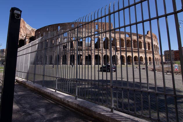 Rome: Colosseum on first day of Red Zone View of Colosseum on the first day with the restrictions of red zone for the fight against the Covid-19 pandemic Rome Italy Copyright: MatteoxNardone
