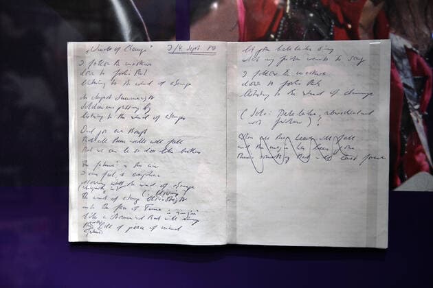 Deutschland, Bonn 15.03.2021 Ausstellung Hits & Hymnen. Klang der Zeitgeschichte im Haus der Geschichte Foto: Soundtrack zum Mauerfall: Originaltext von Wind of Change, von Klaus Meine von den Scorpions Ausstellung Hits & Hymnen. Klang der Zeitgeschichte im Haus der Geschichte