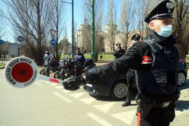 Milan, first day of the red zone, Carabinieri checks on the mobility of people Editorial Usage Only  Copyright: xMaurizioxMaulex xIPAx