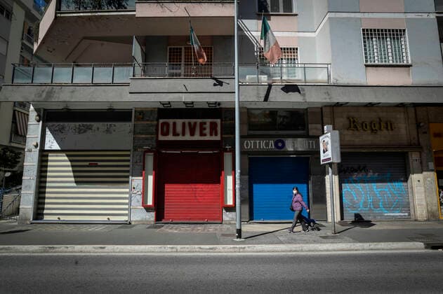 Rome and Lazio in the red zone, the shopping streets of the capital semi-deserted due to the closure of most of the shops in the photo viale Libia Editorial Usage Only  Copyright: xSTEFANOxCAROFEIx xPOOLxZUCCHIx xIPAx
