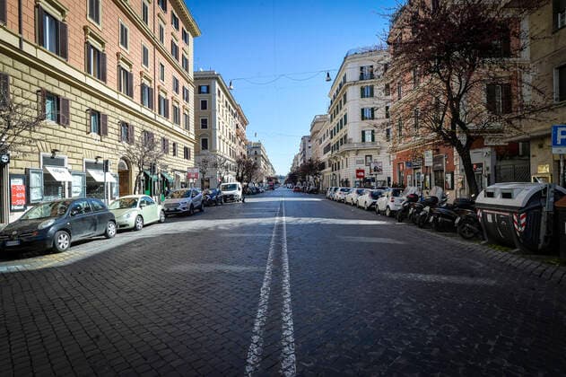 Rome and Lazio in the red zone, the shopping streets of the capital semi-deserted due to the closure of most of the shops in the photo via Cola di Riezo Editorial Usage Only  Copyright: xSTEFANOxCAROFEIx xPOOLxZUCCHIx xIPAx