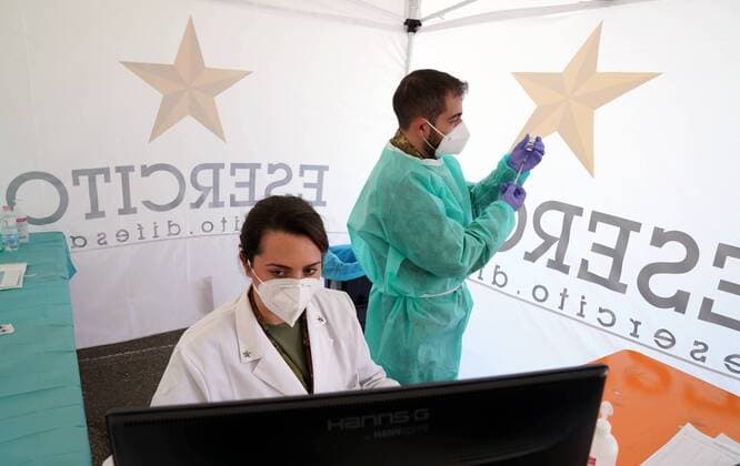 Milan, Opening of Eos National Vaccination Campaign, First Drive Through Anticovid 19 vaccination point in the Trenno Park of Via Novara Editorial Usage Only  Copyright: xDuilioxPiaggesix xIPAx