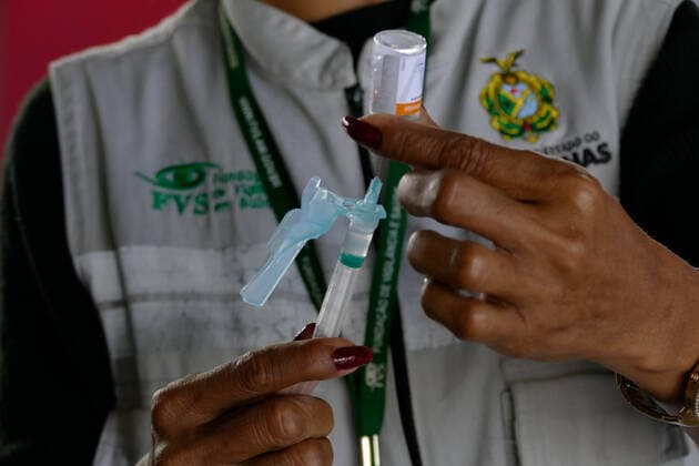 Coronavirus in Brasilien, Impfung von Senioren in Manaus MANAUS, AM - 15.03.2021: IDOSOS DE 62 ANOS SÃO VACINADOS EM MANAUS - Vaccination of the Elderly aged 62 and over in Manaus (AM), against Covid-19, this Monday morning (15), with a traditional service system and a drive-thru system, at the Centro Cultural Peoples of the Amazon. x2042918x  SandroxPereira