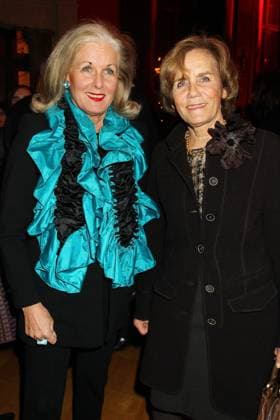 Ingeborg Schaeuble und Alexandra Oetker bei der Verleihung der Goldenen Nase 2011an AnnavonGriesheim im Schlosshotel im Grunewald in Berlin. *** Ingeborg Schaeuble and Alexandra Oetker at the award ceremony of the Golden Nose 2011 to AnnavonGriesheim at the Schlosshotel im Grunewald in Berlin Copyright: xEventpressxRadkex
