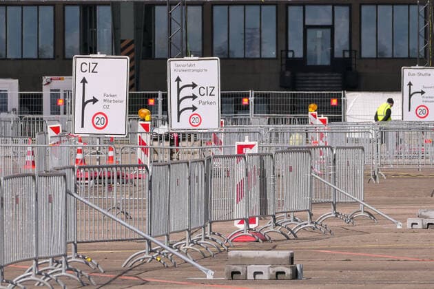 15.03.2021,Berlin,Deutschland,GER,Corona-Impfzentrum Flughafen Tempelhof (AstraZeneca)