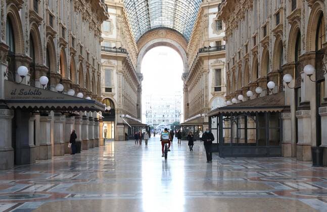 Coronavirus in Italien, Lockdown in Mailand foto ipp clemente marmorino- milano 15 03 2021- coronavirus covid 19 - zona rossa - centro semideserto - galleria vittorio emanuele - coronavirus covid 19 - zona ross