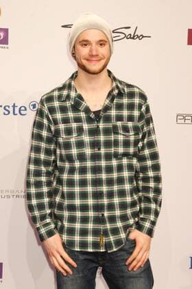 Roman Lob beim Echo 2012 dem Deutschen Musikpreis auf dem Roten Teppich vor der Verleihung in der Messe Berlin. Copyright: xEventpressxHerrmannx