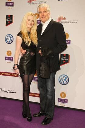 Sky und Mirja Du Mont beim Echo 2012 dem Deutschen Musikpreis auf dem Roten Teppich vor der Verleihung in der Messe Berlin. Copyright: xEventpressxHerrmannx