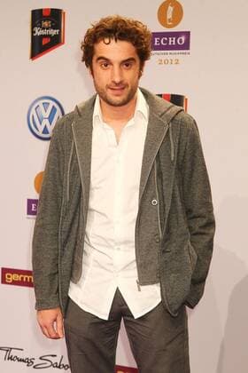 Oliver Wnuk beim Echo 2012 dem Deutschen Musikpreis auf dem Roten Teppich vor der Verleihung in der Messe Berlin. Copyright: xEventpressxHerrmannx
