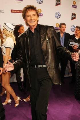 Barry Manilow beim Echo 2012 dem Deutschen Musikpreis auf dem Roten Teppich vor der Verleihung in der Messe Berlin. Copyright: xEventpressxHerrmannx
