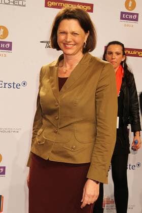 Ilse Aigner beim Echo 2012 dem Deutschen Musikpreis auf dem Roten Teppich vor der Verleihung in der Messe Berlin. Copyright: xEventpressxHerrmannx