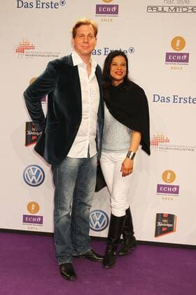 thomas heinze und jackie brown beim Echo 2012 dem Deutschen Musikpreis auf dem Roten Teppich vor der Verleihung in der Messe Berlin. Copyright: xEventpressxHerrmannx