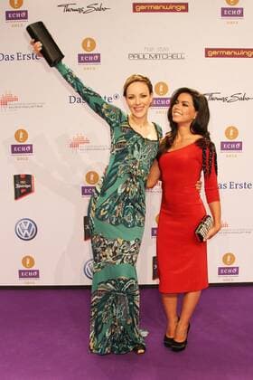 Jasmin Wagner und Fernanda Brandao beim Echo 2012 dem Deutschen Musikpreis auf dem Roten Teppich vor der Verleihung in der Messe Berlin. Copyright: xEventpressxHerrmannx