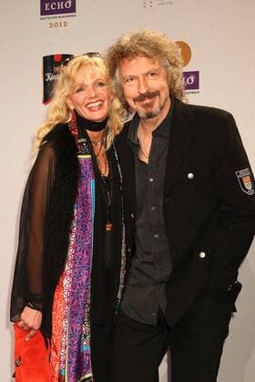 Wolfgang Niedecken und Ehefrau Tina beim Echo 2012 dem Deutschen Musikpreis auf dem Roten Teppich vor der Verleihung in der Messe Berlin. Copyright: xEventpressxHerrmannx