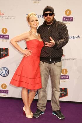 Sido und Doreen Steinert beim Echo 2012 dem Deutschen Musikpreis auf dem Roten Teppich vor der Verleihung in der Messe Berlin. Copyright: xEventpressxHerrmannx