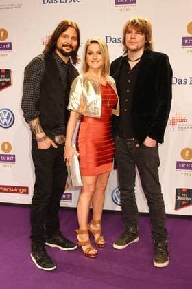 Jeanette Biedermann und Band beim Echo 2012 dem Deutschen Musikpreis auf dem Roten Teppich vor der Verleihung in der Messe Berlin. Copyright: xEventpressxHerrmannx
