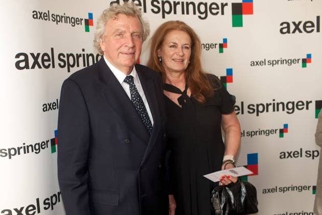 Gerd und Irene Schulte - Hillen beim Empfang im Journalisten Club der Festveranstaltung anlaesslich des 100. Geburtstages von Axel Springer in der Axel-Springer-Passage im Springer Haus in Berlin. Copyright: xEventpressx
