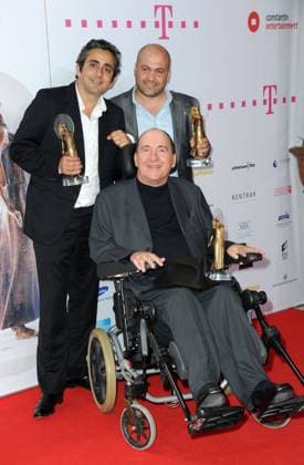âric Toledano, Philippe Pozzo di Borgo und Abdel Sellou (DIVA Life Award fuer Ziemlich beste Freunde) Verleihung der DIVA Deutscher Entertainment Preis 2012 im Bayerischen Hof in Muenchen. *** âric Toledano, Philippe Pozzo di Borgo and Abdel Sellou DIVA Life Award for Ziemlich beste Freunde Presentation of the DIVA German Entertainment Award 2012 in the Bayerischer Hof in Munich Copyright: xEventpressxHannesxMagerstaedtx