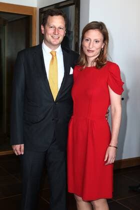 Georg Friedrich Prinz von Preussen und Ehefrau Sophie Prinzessin von Preussen ( geb. Prinzessin von Isenburg ) beim Empfang zum 70. Geburtstag der Verlegerin Friede Springer im Journalistenclub Axel Springer in Berlin. *** Georg Friedrich Prince of Prussia and wife Sophie Princess of Prussia née Princess of Isenburg at the reception for the 70th birthday of publisher Friede Springer at the Axel Springer Journalists Club in Berlin Copyright: xEventpressxRadkex