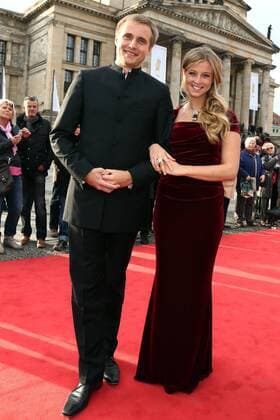 Nina Eichinger und Vasily Petrenko auf dem Roten Teppich bei der Verleihung des ECHO Klassik 2012 im Konzerthaus Berlin auf dem Gendarmenmarkt im Herzen Berlins. Copyright: xEventpressxHerrRax