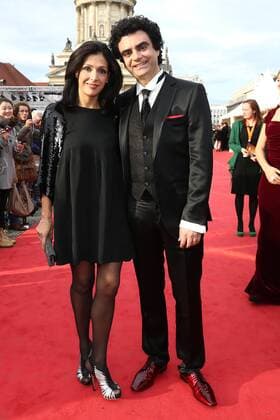 Rolando Villazon und Frau Lucia auf dem Roten Teppich bei der Verleihung des ECHO Klassik 2012 im Konzerthaus Berlin auf dem Gendarmenmarkt im Herzen Berlins. Copyright: xEventpressxHerrRax