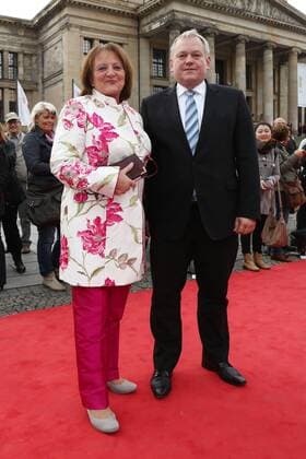 Sabine Leutheusser-Schnarrenberger und Thomas Hacker auf dem Roten Teppich bei der Verleihung des ECHO Klassik 2012 im Konzerthaus Berlin auf dem Gendarmenmarkt im Herzen Berlins. Copyright: xEventpressxHerrRax
