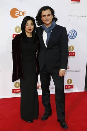 Mikhail Gurewitsch und Masako Miyazaki Gurewitsch auf dem Roten Teppich bei der Verleihung des ECHO Klassik 2012 im Konzerthaus Berlin auf dem Gendarmenmarkt im Herzen Berlins. Copyright: xEventpressxHerrRax