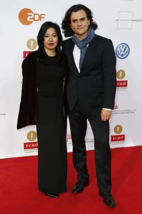 Mikhail Gurewitsch und Masako Miyazaki Gurewitsch auf dem Roten Teppich bei der Verleihung des ECHO Klassik 2012 im Konzerthaus Berlin auf dem Gendarmenmarkt im Herzen Berlins. Copyright: xEventpressxHerrRax