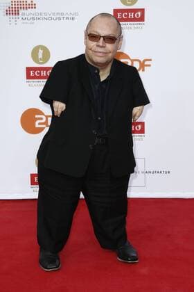 Thomas Quasthoff auf dem Roten Teppich bei der Verleihung des ECHO Klassik 2012 im Konzerthaus Berlin auf dem Gendarmenmarkt im Herzen Berlins. Copyright: xEventpressxHerrRax