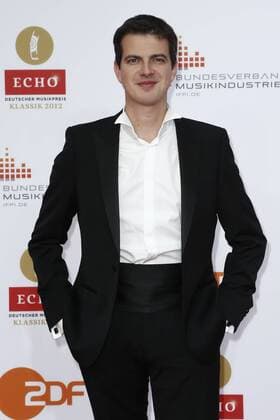 Philipp Jaroussky auf dem Roten Teppich bei der Verleihung des ECHO Klassik 2012 im Konzerthaus Berlin auf dem Gendarmenmarkt im Herzen Berlins. Copyright: xEventpressxHerrRax