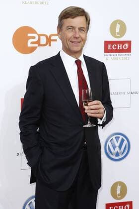 Klaus Kleber auf dem Roten Teppich bei der Verleihung des ECHO Klassik 2012 im Konzerthaus Berlin auf dem Gendarmenmarkt im Herzen Berlins. Copyright: xEventpressxHerrRax