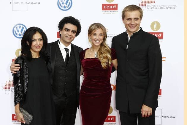 Rolando Villazon und Frau Lucia, Nina Eichinger und Vasily Petrenko auf dem Roten Teppich bei der Verleihung des ECHO Klassik 2012 im Konzerthaus Berlin auf dem Gendarmenmarkt im Herzen Berlins. Copyright: xEventpressxHerrRax
