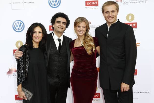 Rolando Villazon und Frau Lucia, Nina Eichinger und Vasily Petrenko auf dem Roten Teppich bei der Verleihung des ECHO Klassik 2012 im Konzerthaus Berlin auf dem Gendarmenmarkt im Herzen Berlins. Copyright: xEventpressxHerrRax