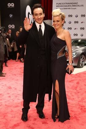 John Cusack und Barbara Sturm bei der Verleihung des GQ Maenner des Jahres 2012 in Berlin. Maenner Stil Magazin GQ Gentlemens Quarterly aus dem Conde Nast Verlag verleiht in der Komischen Oper in Berlin den Award. *** John Cusack and Barbara Sturm at the GQ Men of the Year 2012 award ceremony in Berlin Mens style magazine GQ Gentlemens Quarterly from Conde Nast Verlag presents the award at the Komische Oper in Berlin. Copyright: xEventpressxHerrRax