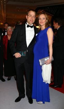 Mario Czaja ( Berliner Gesundheitssenator ) mit Frau Julia ( schwanger ) beim - Ball der Wirtschaft VBKI 2013 - im Hotel InterContinental in Berlin *** Mario Czaja Berlin Senator of Health with wife Julia pregnant at the Ball der Wirtschaft VBKI 2013 at the Hotel InterContinental in Berlin Copyright: xEventpressxHerrmannx