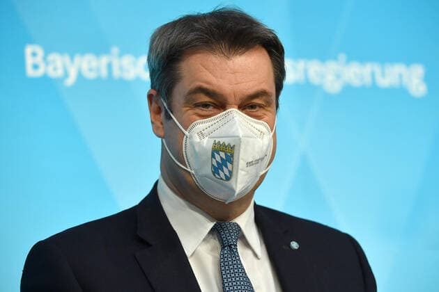Markus SOEDER (Ministerpraesident Bayern und CSU Vorsitzender) mit FFP2 Mundschutz,Maske, Einzelbild,angeschnittenes Einzelmotiv,Portraet,Portrait,Porträt. Pressekonferenz der Bayerischen Staatsregierung nach Kabinettssitzung am 16.03.2021 im Prinz Carl Palais in Muenchen.
