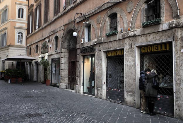 Rome, Closed Shops in the center of Rome due to new government shrinkages to fight the Covid 19 pandemic Pictured:  Copyright: xPieroxTenaglix xIPAx xPieroxTenaglix