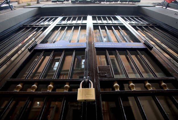 Rome, Bars and Restaurants closed in the center of Rome due to new government shrinkages to fight the Covid 19 pandemic Pictured:  Copyright: xPieroxTenaglix xIPAx xPieroxTenaglix