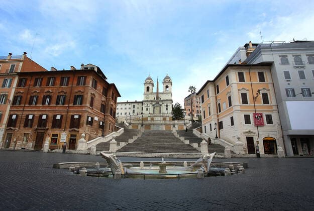 News Bilder des Tages Rome, Piazza di Spagna deserted due to the new government restrictions to fight the Covid 19 pandemic Pictured:  Copyright: xPieroxTenaglix xIPAx xPieroxTenaglix