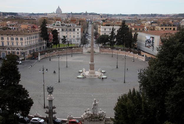 Rome, Piazza del Popolo deserted due to the new government shrinkages to fight the Covid 19 pandemic Pictured:  Copyright: xPieroxTenaglix xIPAx xPieroxTenaglix