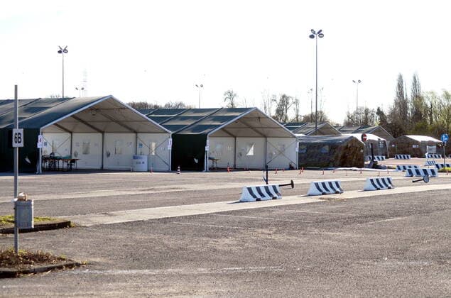 Coronavirus in Italien,AstraZeneca Impfstopp sorgt für Schließung von Impfzentrum in Mailand Milan, Hub for anti-covid vaccinations, Trenno Park managed by the Army, closed due to AstraZeneca vaccine stop Editorial Usage Only  Copyright: xMaurizioxMaulex xIPAx