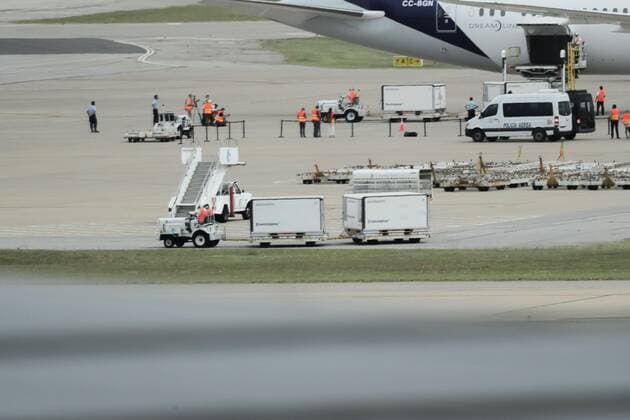Airport and health workers receive a 1.5-million Coronavac vaccines shipment at the Carrasco International airport in Montevideo, Uruguay, 16 March 2021. This shipment is the second for Uruguay, a country with a 3.5 million population. Arrival in Uruguay of 1.5 million Coronavirus vaccines !ACHTUNG: NUR REDAKTIONELLE NUTZUNG!  Copyright: xRaulxMartinezx AME3164 20210316-637515173666205821