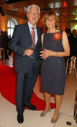 Ulrich van Kampen mit Ingeborg Schaeuble bei der Bertelsmann Party 2013 in der Hauptstadtrepraesentanz - Bertelsmann Unter den Linden 1 - in Berlin. *** Ulrich van Kampen with Ingeborg Schaeuble at the Bertelsmann Party 2013 at the Bertelsmann Hauptstadtrepraesentanz Unter den Linden 1 in Berlin Copyright: xEventpressx