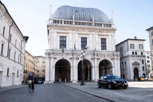 Coronavirus in Italien, Lockdown in Brescia March 16, 2021, Brescia, Brescia, Italy: Brescia in red zone empty piazza Loggia with carabinieri due the new rules against covid pandemic Brescia Italy - ZUMAb205 20210316_zip_b205_008 Copyright: xMatteoxBiattax