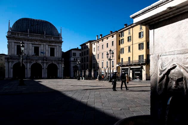 Coronavirus in Italien, Lockdown in Brescia March 16, 2021, Brescia, Brescia, Italy: Brescia in red zone empty piazza Loggia due the new rules against covid pandemic Brescia Italy - ZUMAb205 20210316_zip_b205_003 Copyright: xMatteoxBiattax