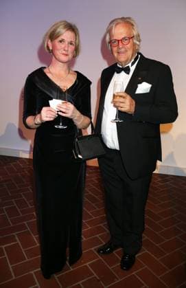 Renate Riemensperger mit Justus Frantz Die Amerikanische Handelskammer in Deutschland (American Chamber of Commerce in Germany, kurz (AmCham Germany) verleiht am 28. Januar 2014 in Berlin den 27. AmCham Germany Transatlantic Partnership Award an die beiden Orchester Berliner Philharmoniker und The New York Philharmonic. Die Preisverleihung findet im Rahmen einer Galaveranstaltung im Juedischen Museum in Berlin statt. Die Chefdirigenten Sir Simon Rattle und Alan Gilbert werden den Preis stellvertretend am Abend entgegennehmen. *** Renate Riemensperger with Justus Frantz The American Chamber of Commerce in Germany, or AmCham Germany, will present the 27th AmCham Germany Transatlantic Partnership Award to the Berlin Philharmonic and The Ne Copyright: xEventpressxHerrmannx